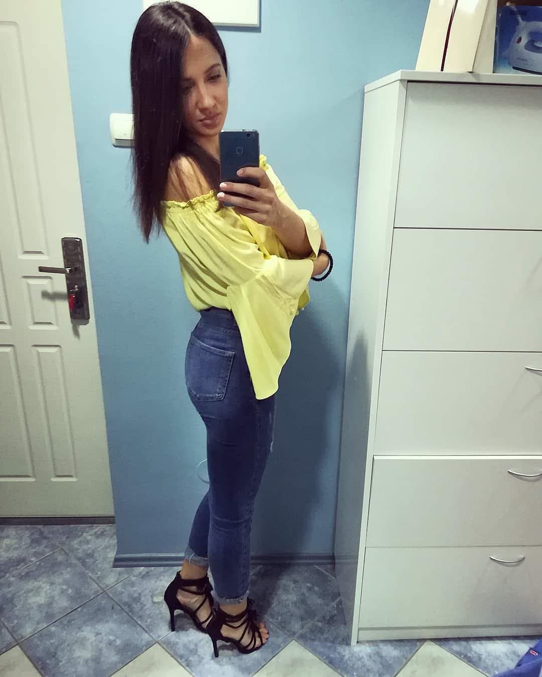 Jelena Zoric, 31yo, young Serbian milf hated by her husband