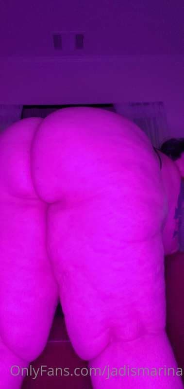 Th1ck BIG BOoty BBw P@Wg  ...M@RinA !!!