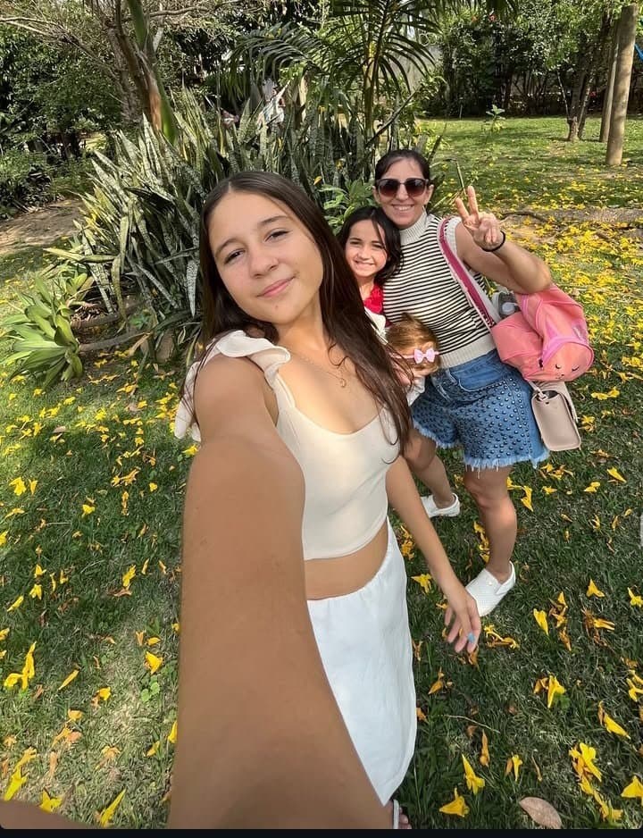 Anna laura, novinha escolar gostosa