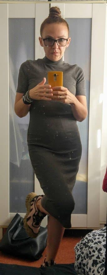 Slut of the week - short haired brunette.