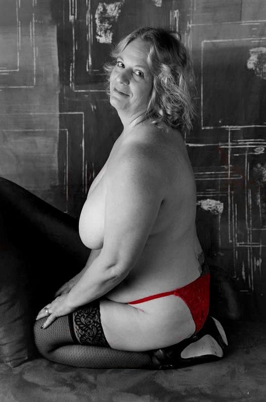 Nude chubby spot colored