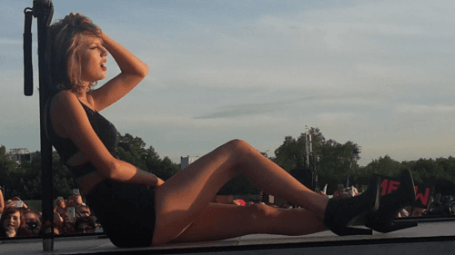 Taylor Swift, long legs in heels and ankle boots collection