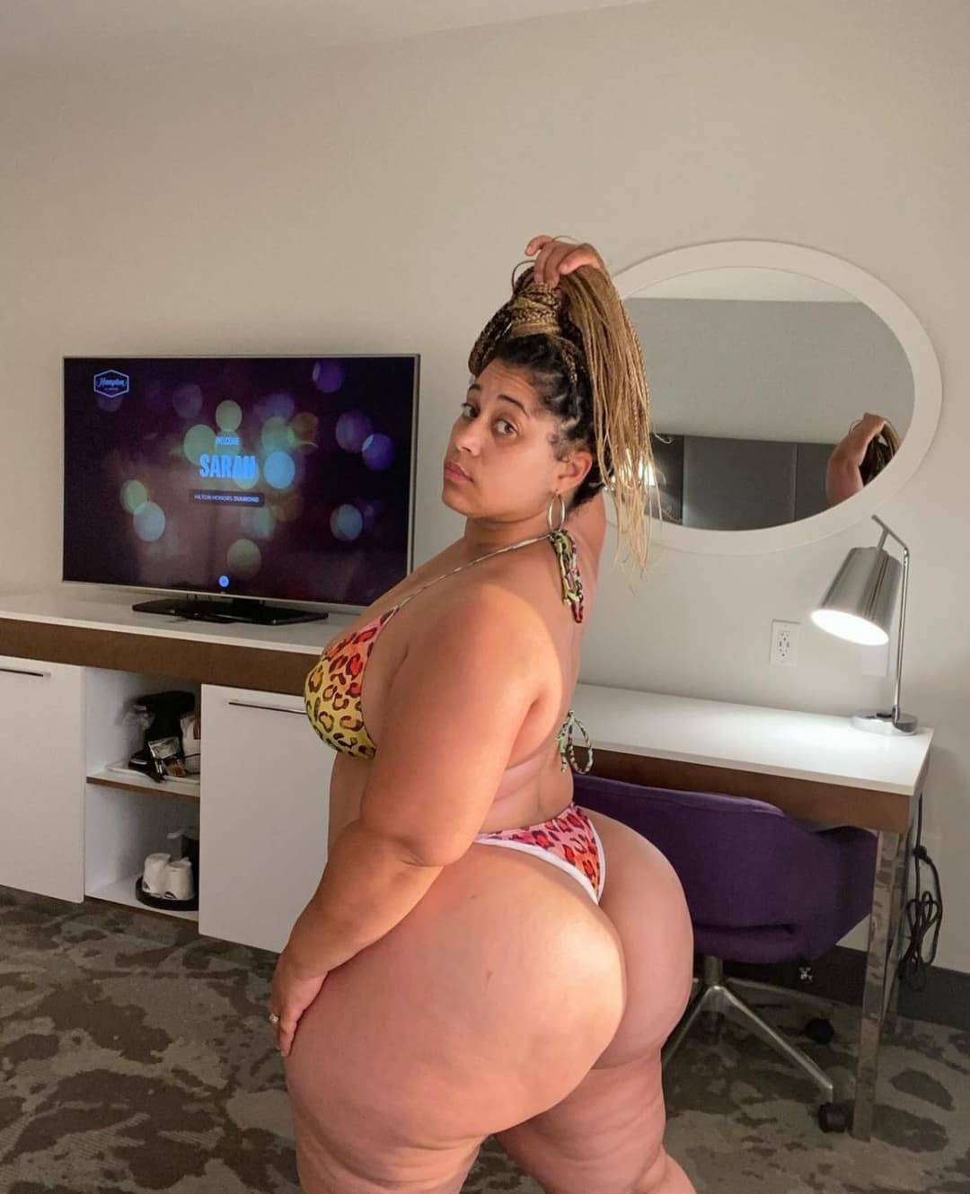Do anything body have pinky videos when she this thicc