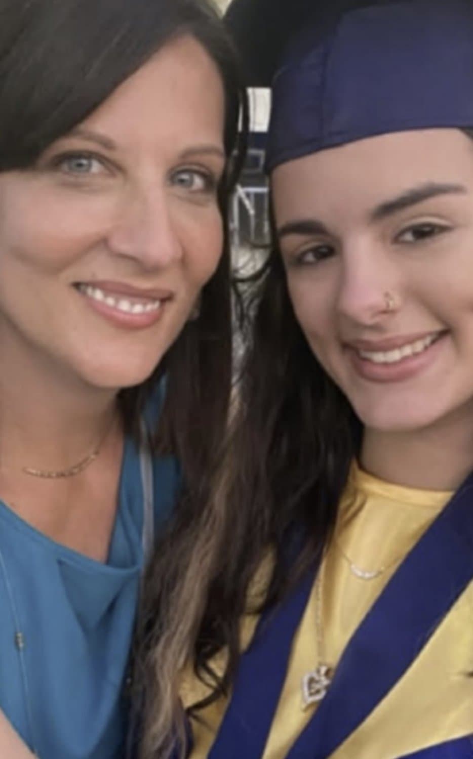 Click to view full size Teacher, 41, horny Wife, hubby deployed, meeting random men taking them raw at mall where she works