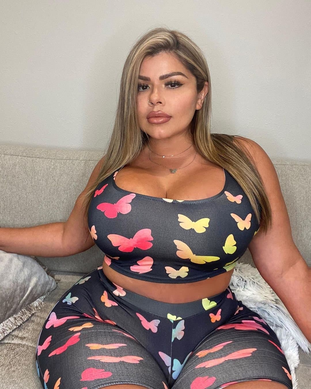 Michele Mendez Gordinha Loira Muito Gostosa