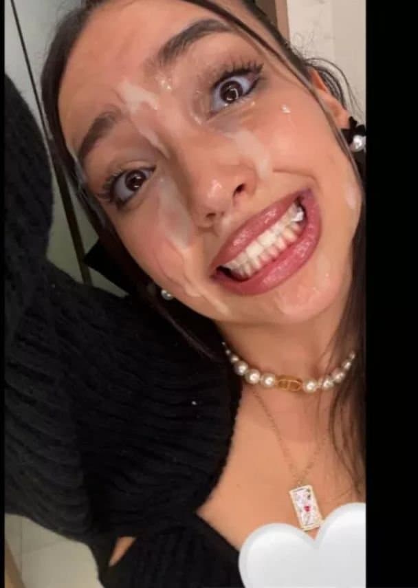 Chocoh avec plein de sperme sur le visage comme une grosse pute ???