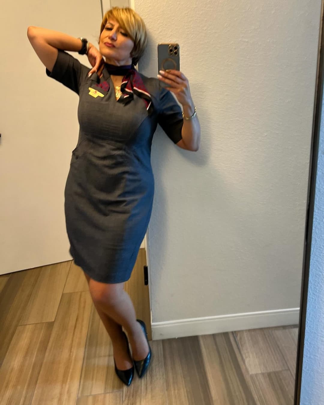 Thick Gilf flight attendant