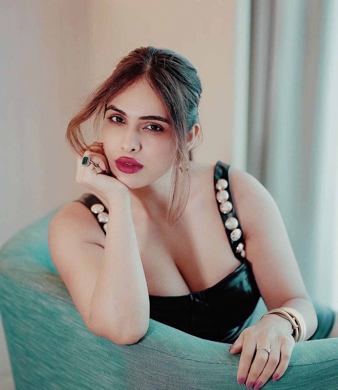 Beautiful punjabi busty babe leaked collection ??? hottest sardarni Muskan kaur randi