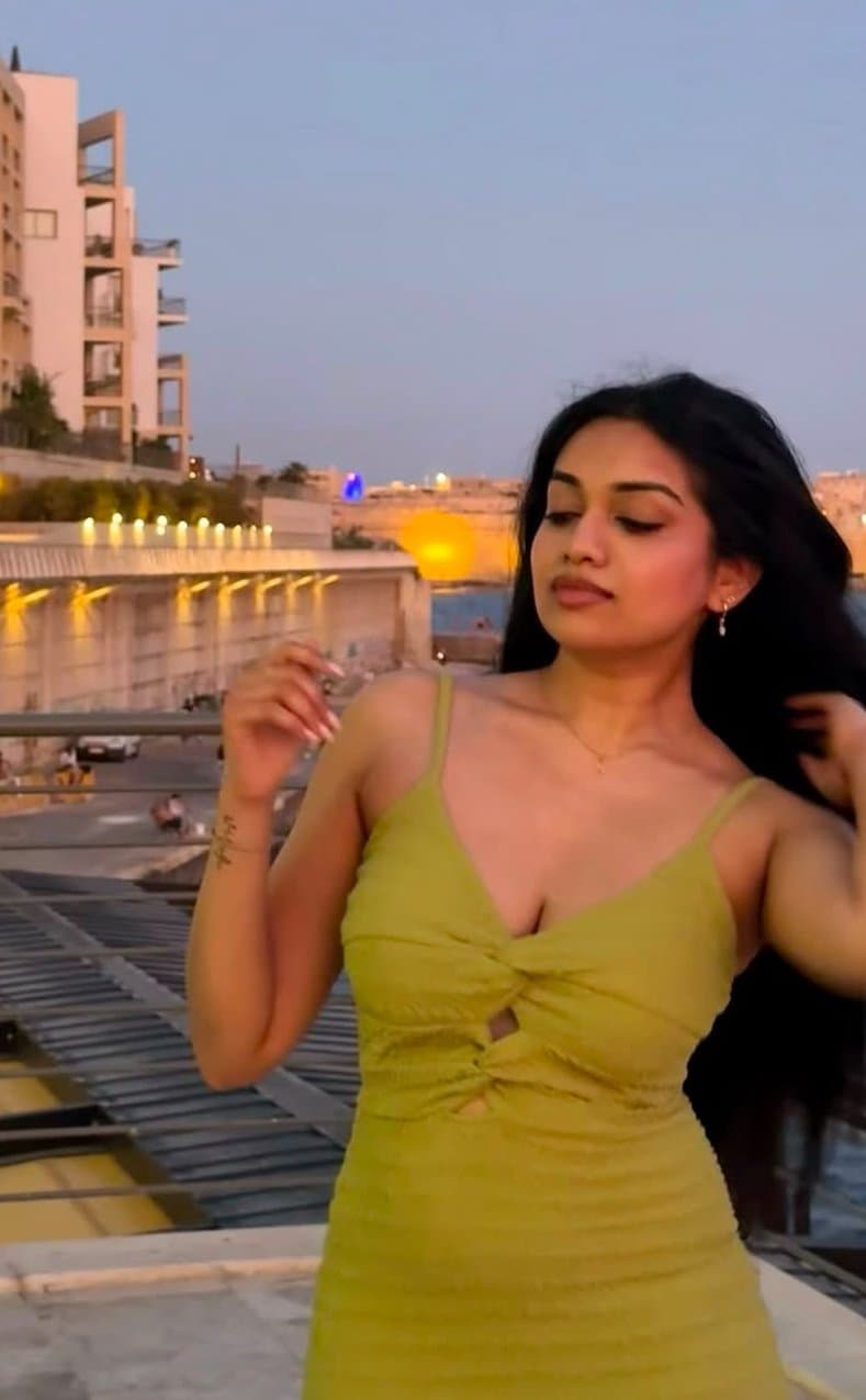 Tamil baddie dm to wankchat or submissions Indian paki Bengali
