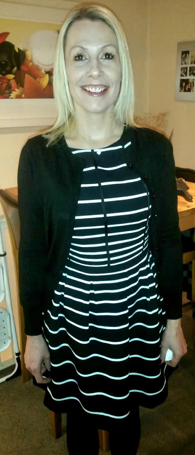 Mature UK Slut Legs Open