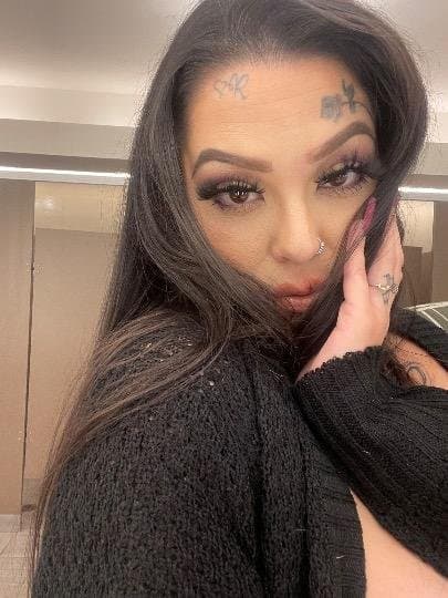 25 year old tattoo Dulce Latina escort that I f yesterday