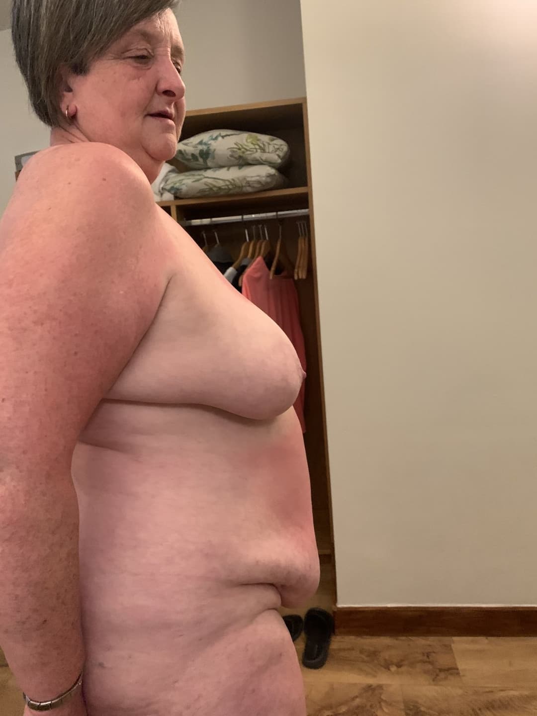 Dirty Donna Guess her bra size right to get full info