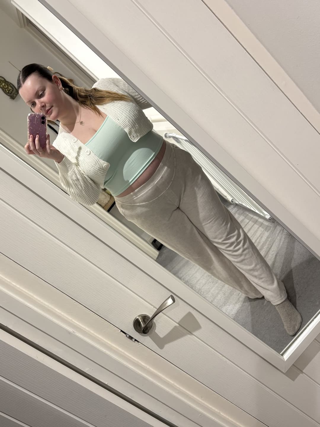 Find yourself a MILF who will film you cumming on her face