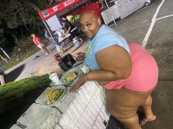 HUGE SSBBW SEXY ASS BOOTY