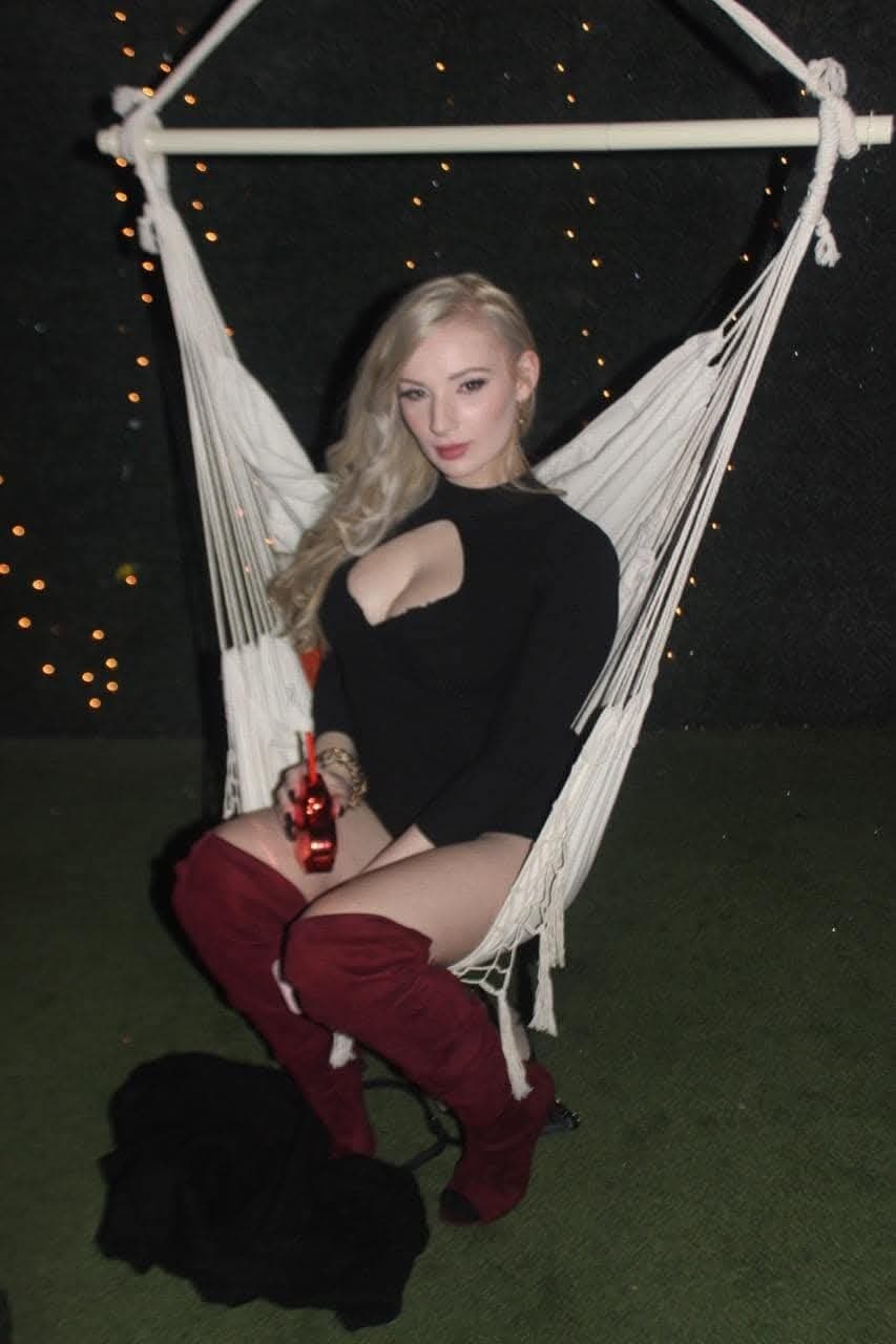 Arizona slut makenna first porn anal creampie. Still making content 12 years later