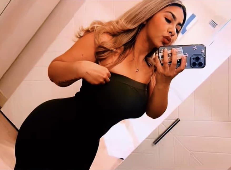 Latina milf with small waist big hips