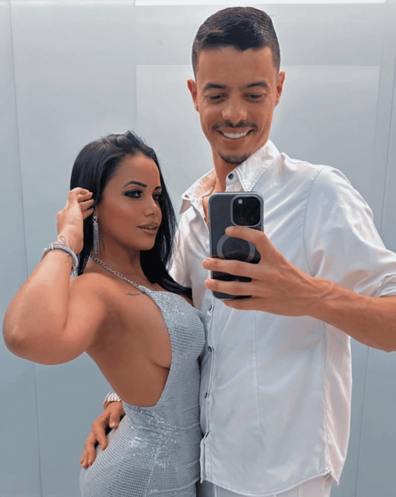 Leiliane Egua Casada traindo namorado corno, sem ele saber, anal na suruba