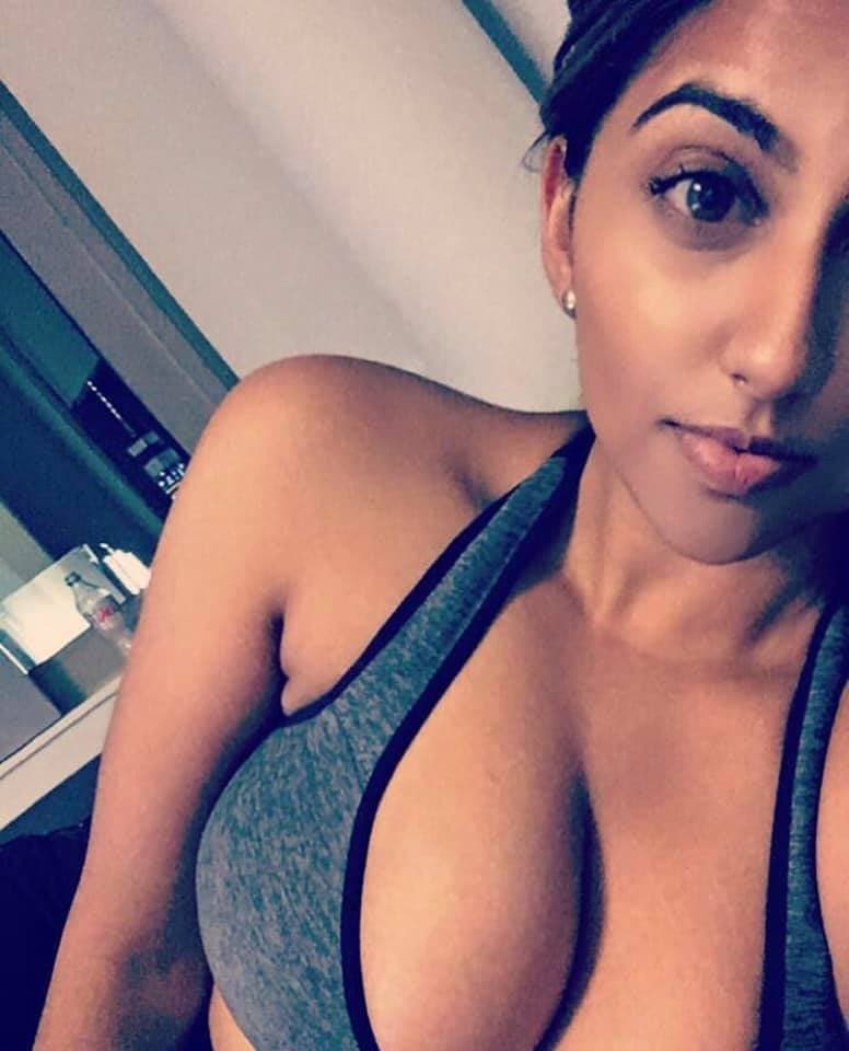 Click to view full size Thic Desi goddess