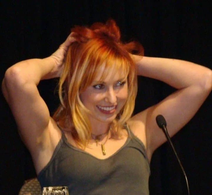 Red headed Kari Byron. Love when the dorky nerdy chic is also super sexy hot
