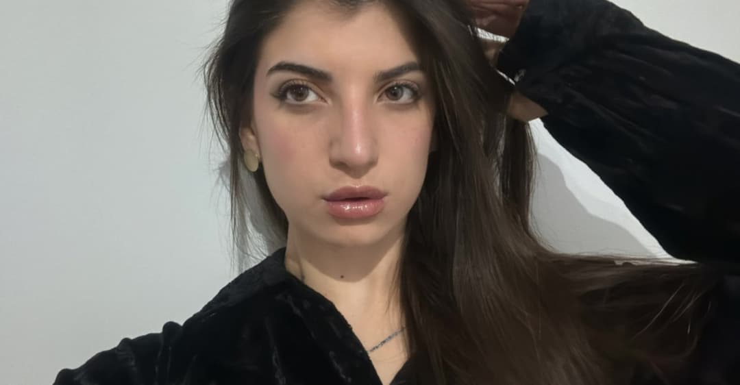 Need a gym bro to have naked yoga session with