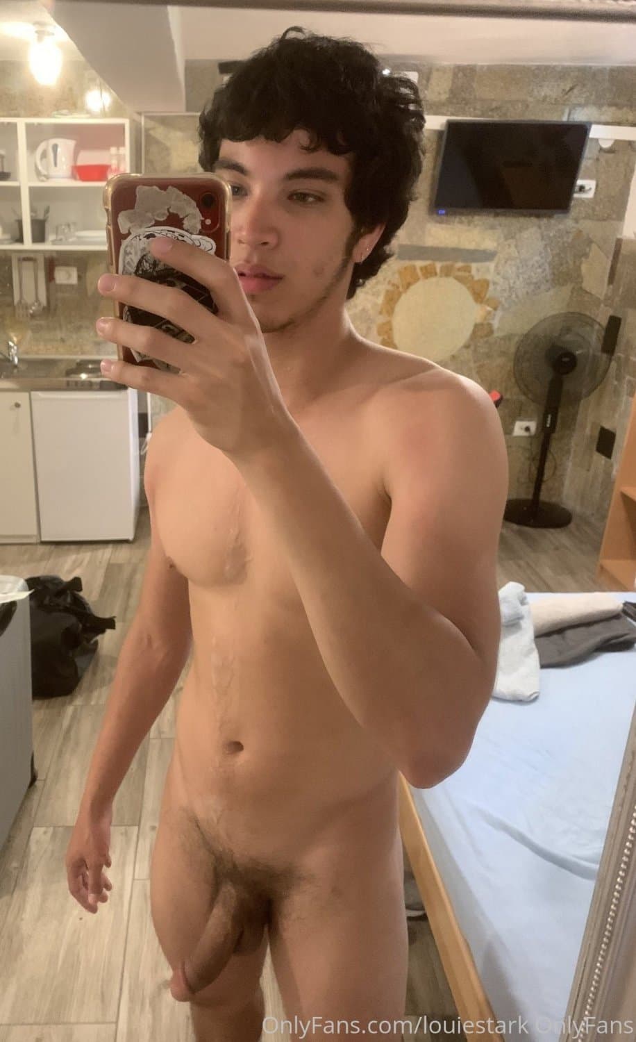 Louie Stark / LouieTV