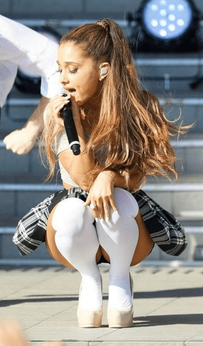 Click to view full size Ariana grande gets LEAKED