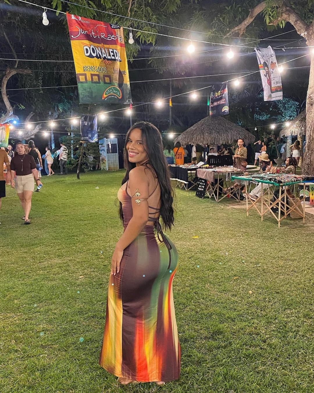 Eliane Queiroz preta e aínda é cavala gigante