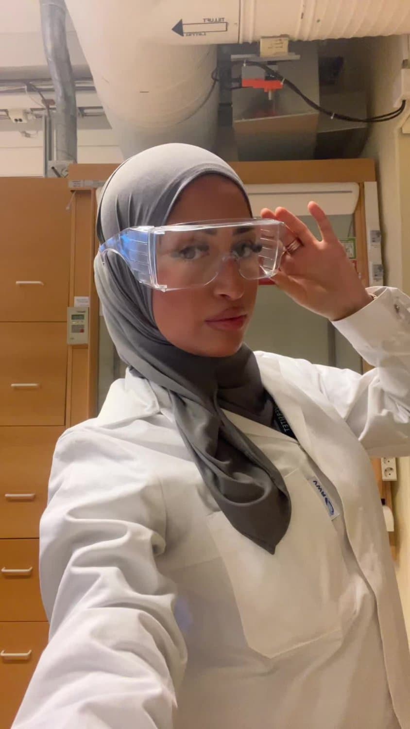 Iraqi Hijabi from sweden