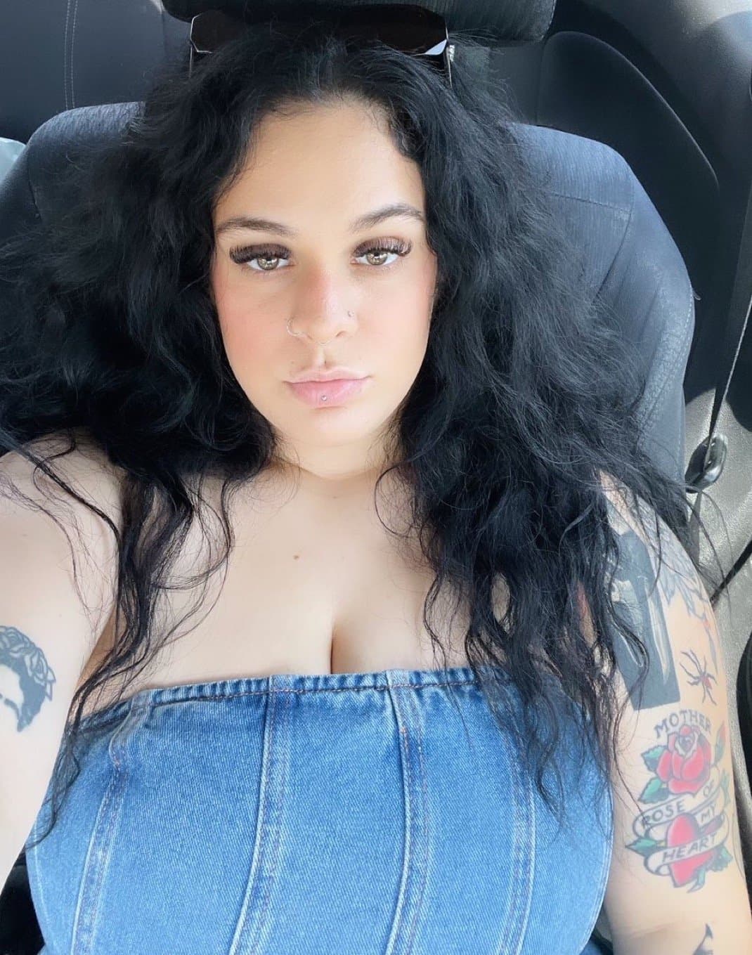 Big titty milf college student Miranda twitter : mirandaaintshit OF : babykoncam