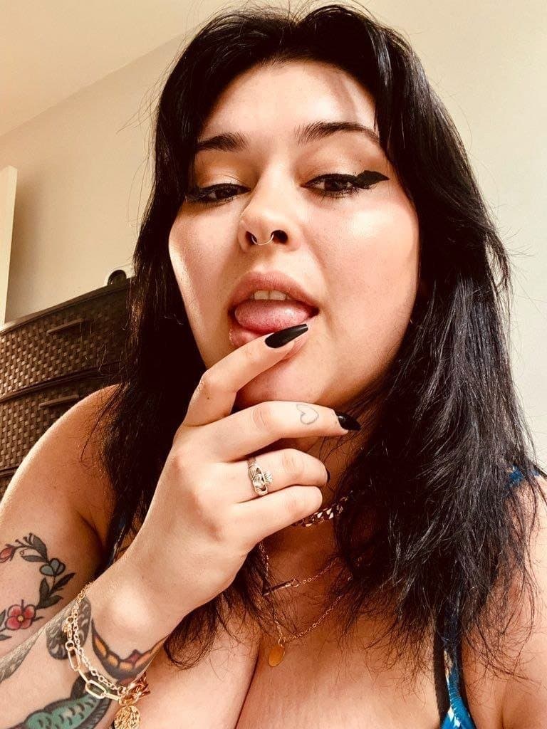 Thick cow coworker Abigail