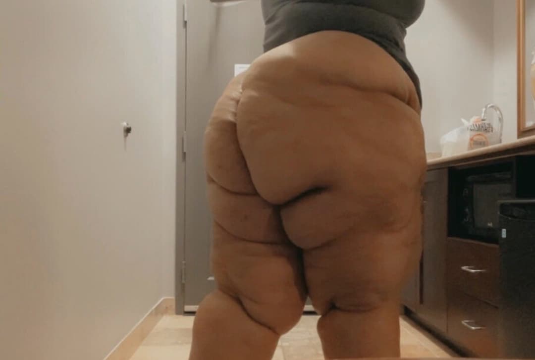 Deep ass crack goon Bbw