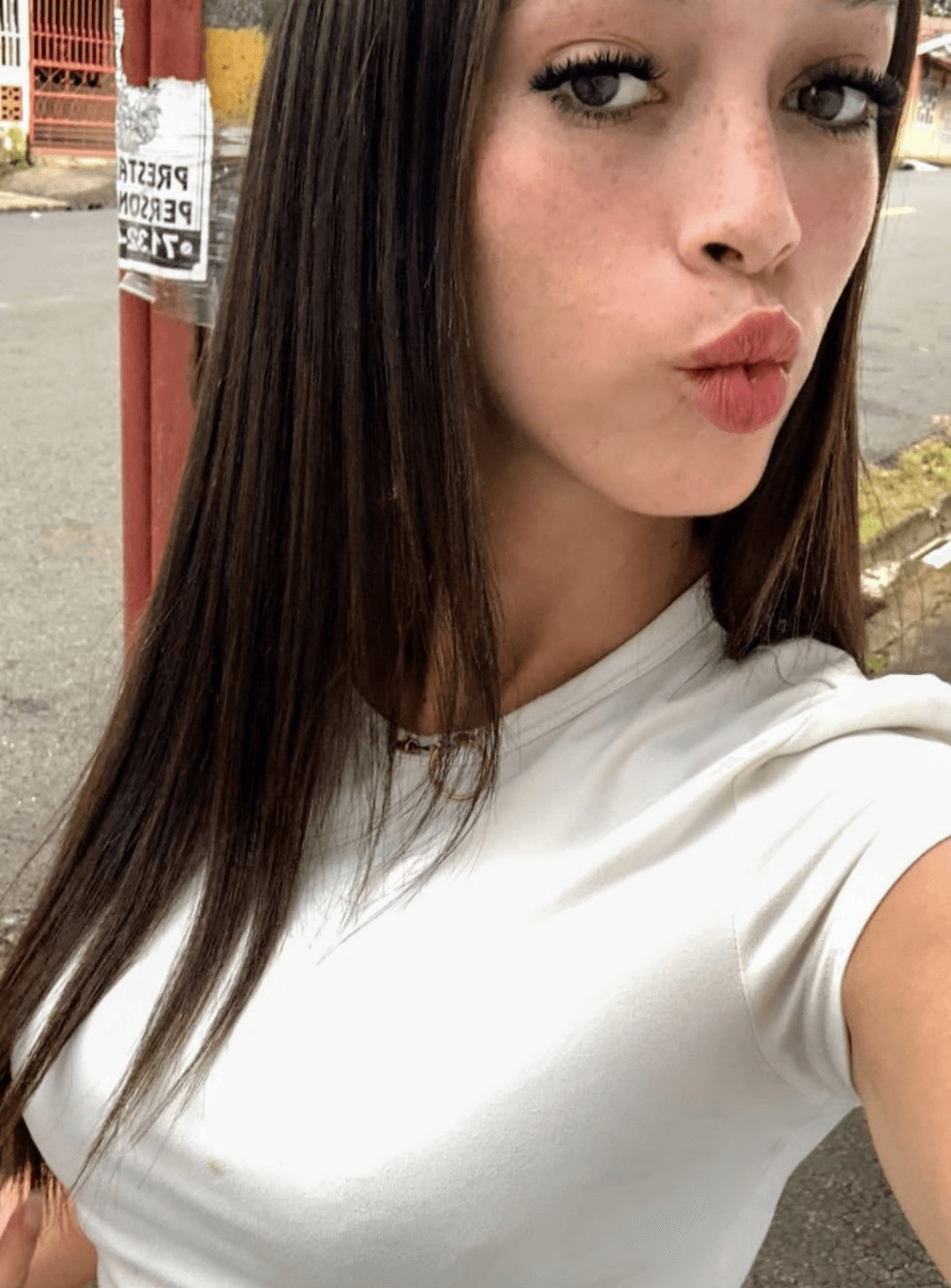 La sexy flaca tica y sus hermanas ?