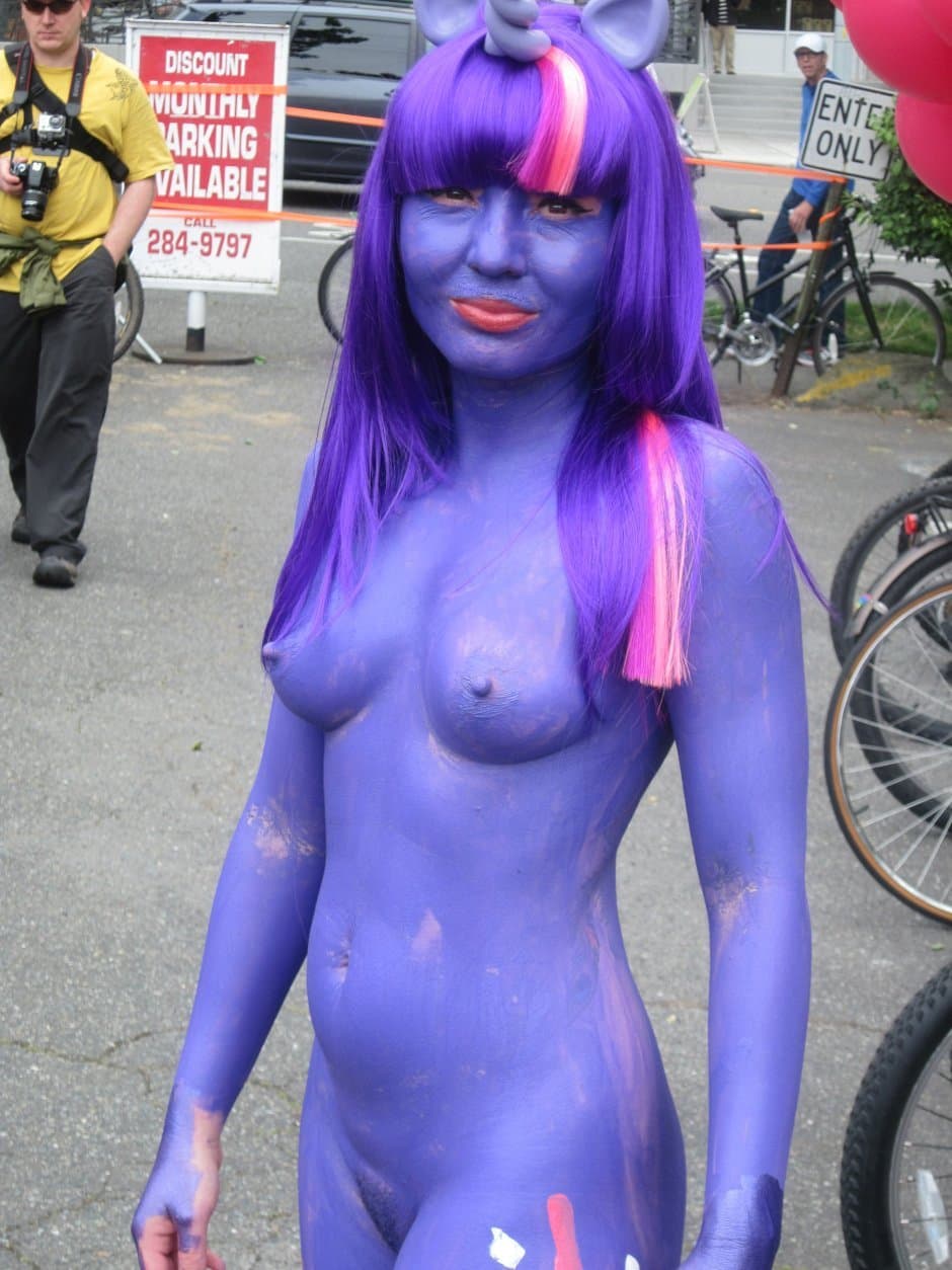 bodypaint in public
