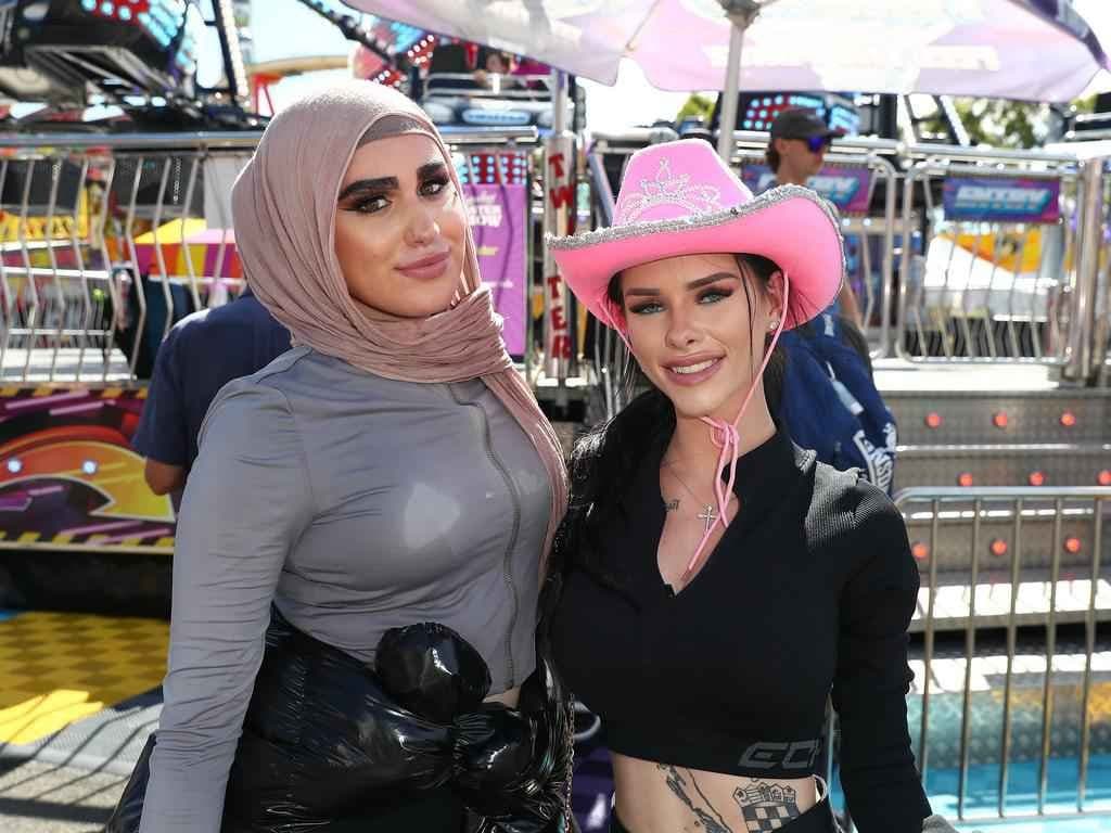 hijab Arab Leila (sex video)