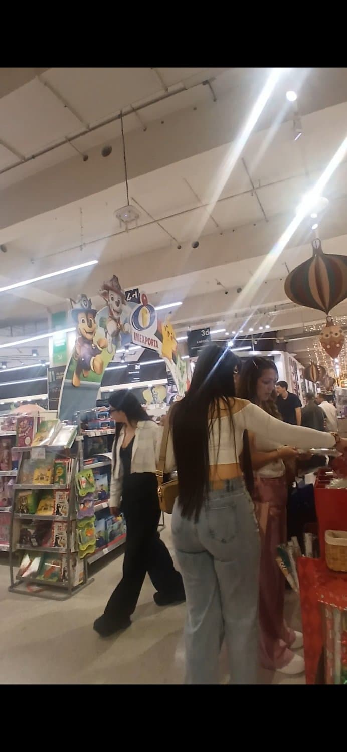 Mamá e hija chilenas muy culonas( pubic big ass mother and daughter)