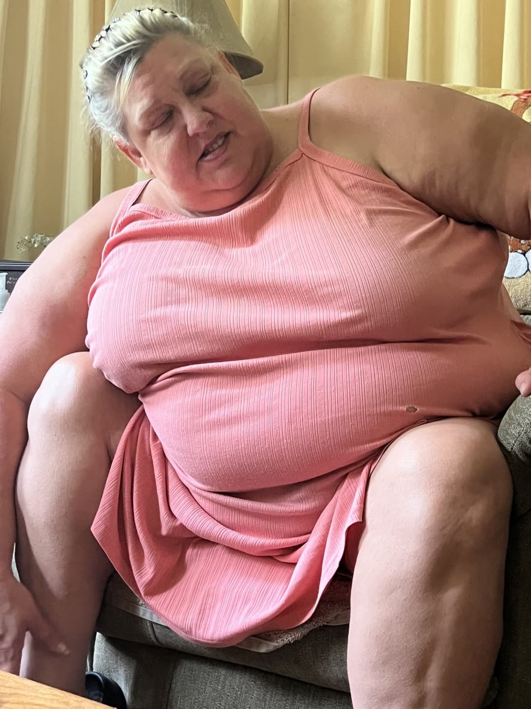 Real ssbbw mom candid too fat to stand and cook but fat enough to fuck