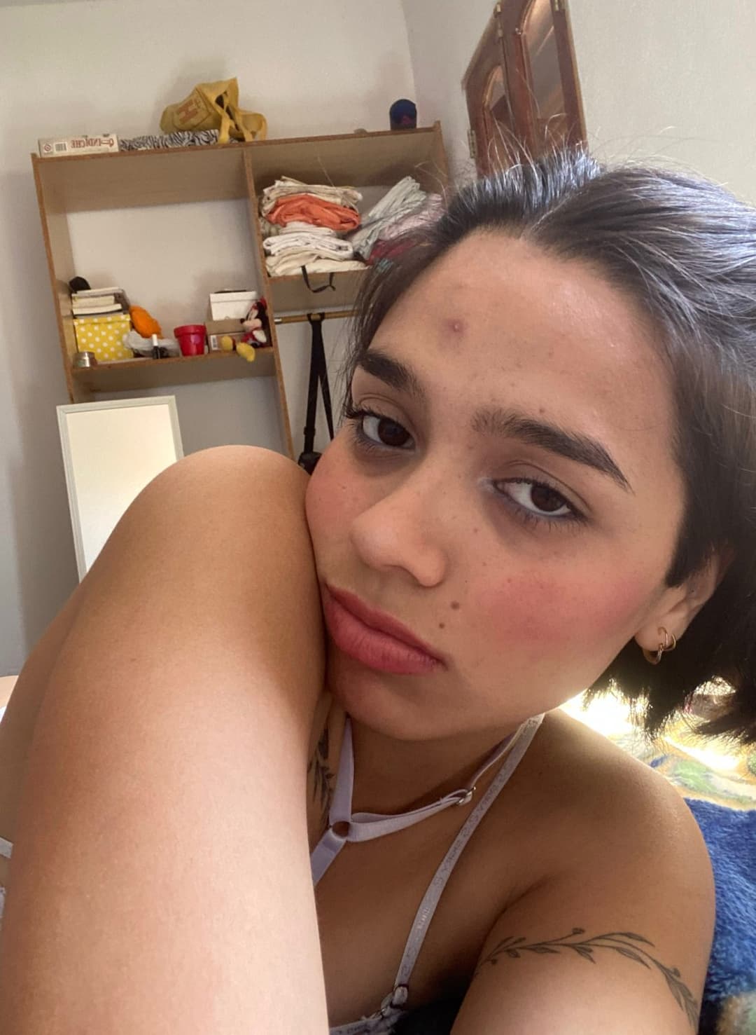 Don’t get distracted… keep your eyes locked on mine