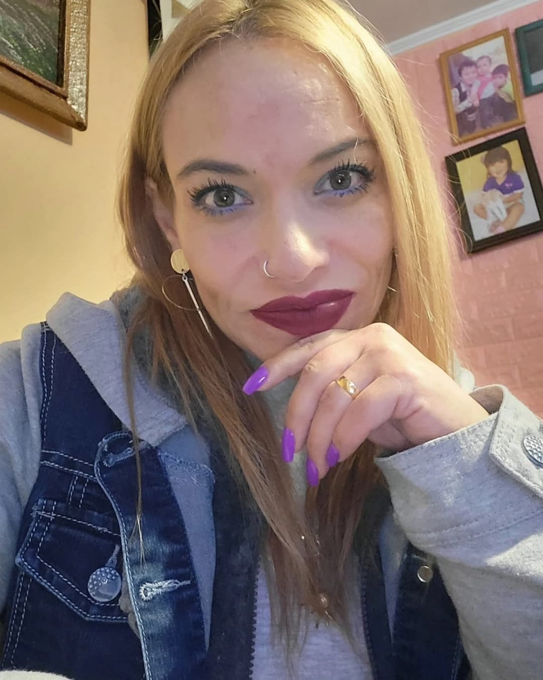 Haberme cogido a la mamá y unos años mas tarde a su hija fue excitante, las dos la chupan delicioso