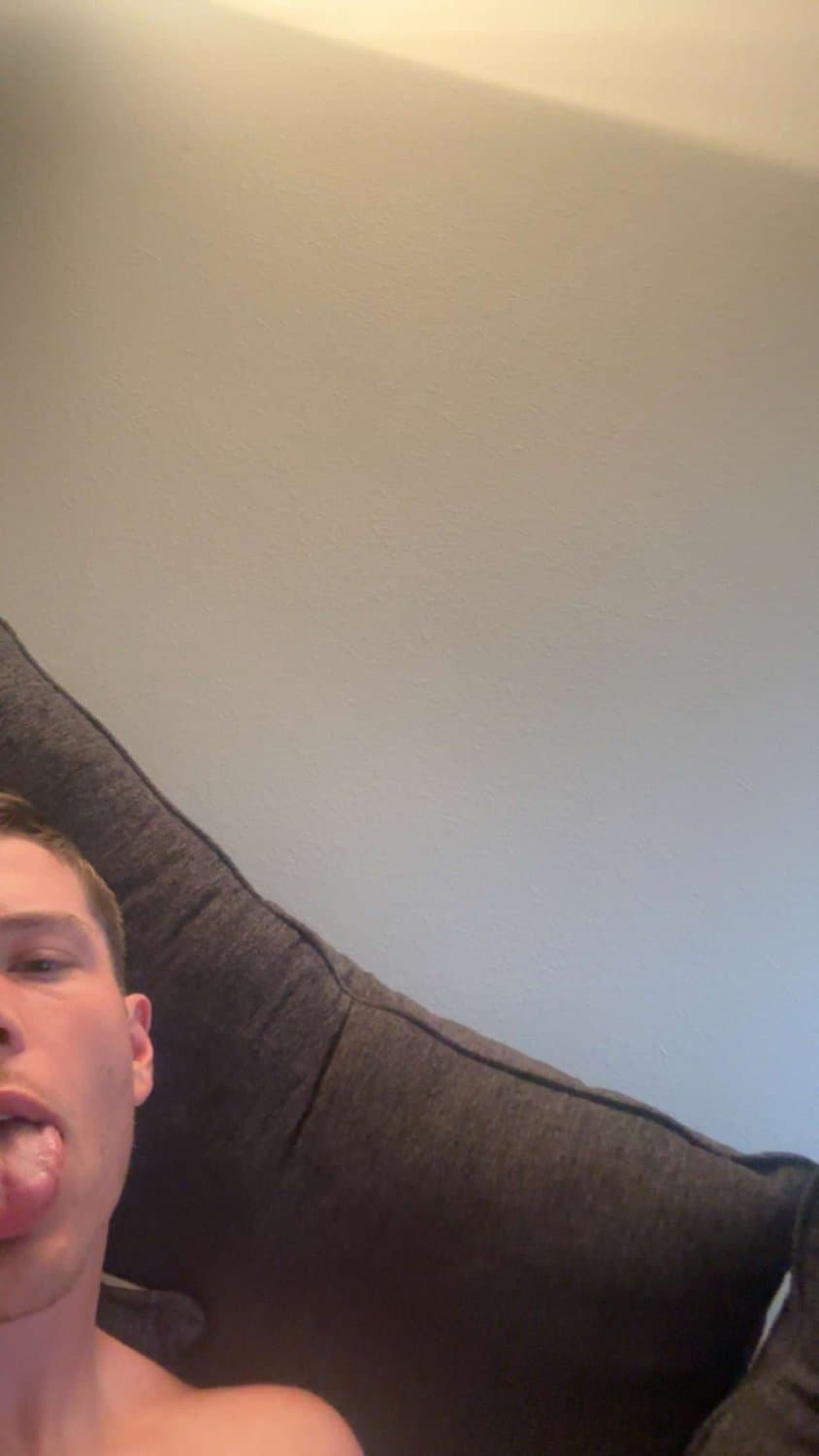 sc Coleh3885. Bicurious, former jock.