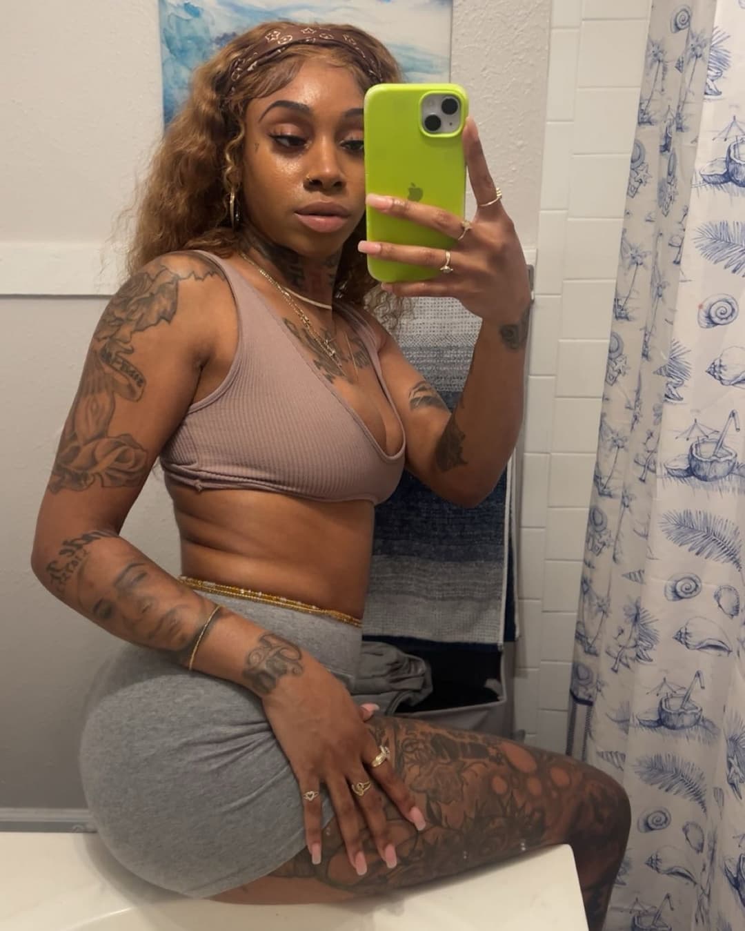 just wanna cum all over this black thot