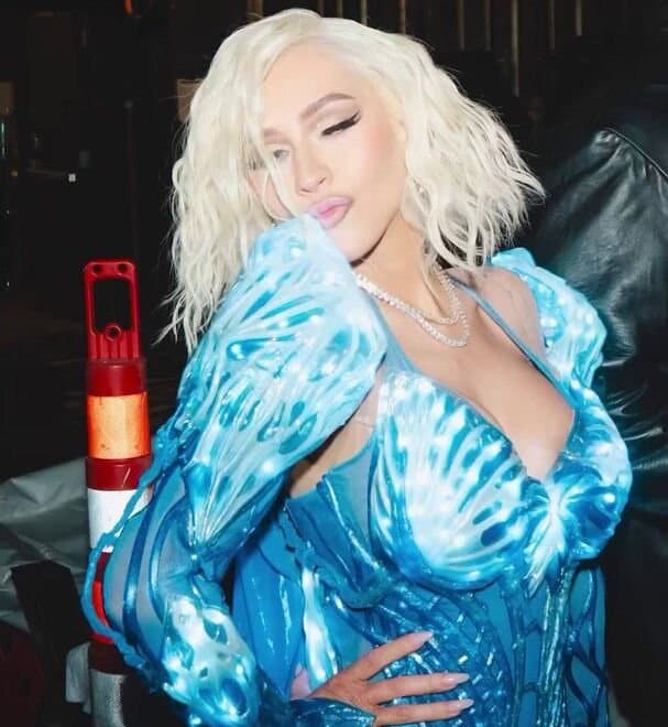 Christina Aguilera Big Tits & Banging Body Has Always Made Me Shoot Big Loads ??