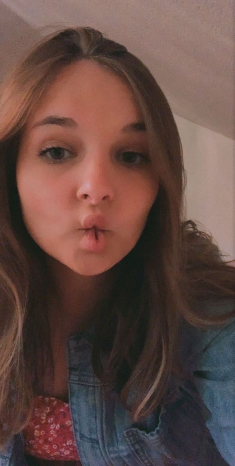 Ceriena‘s cumface and sexy body