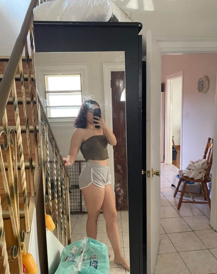 Flat tiddies wanting some spotlight