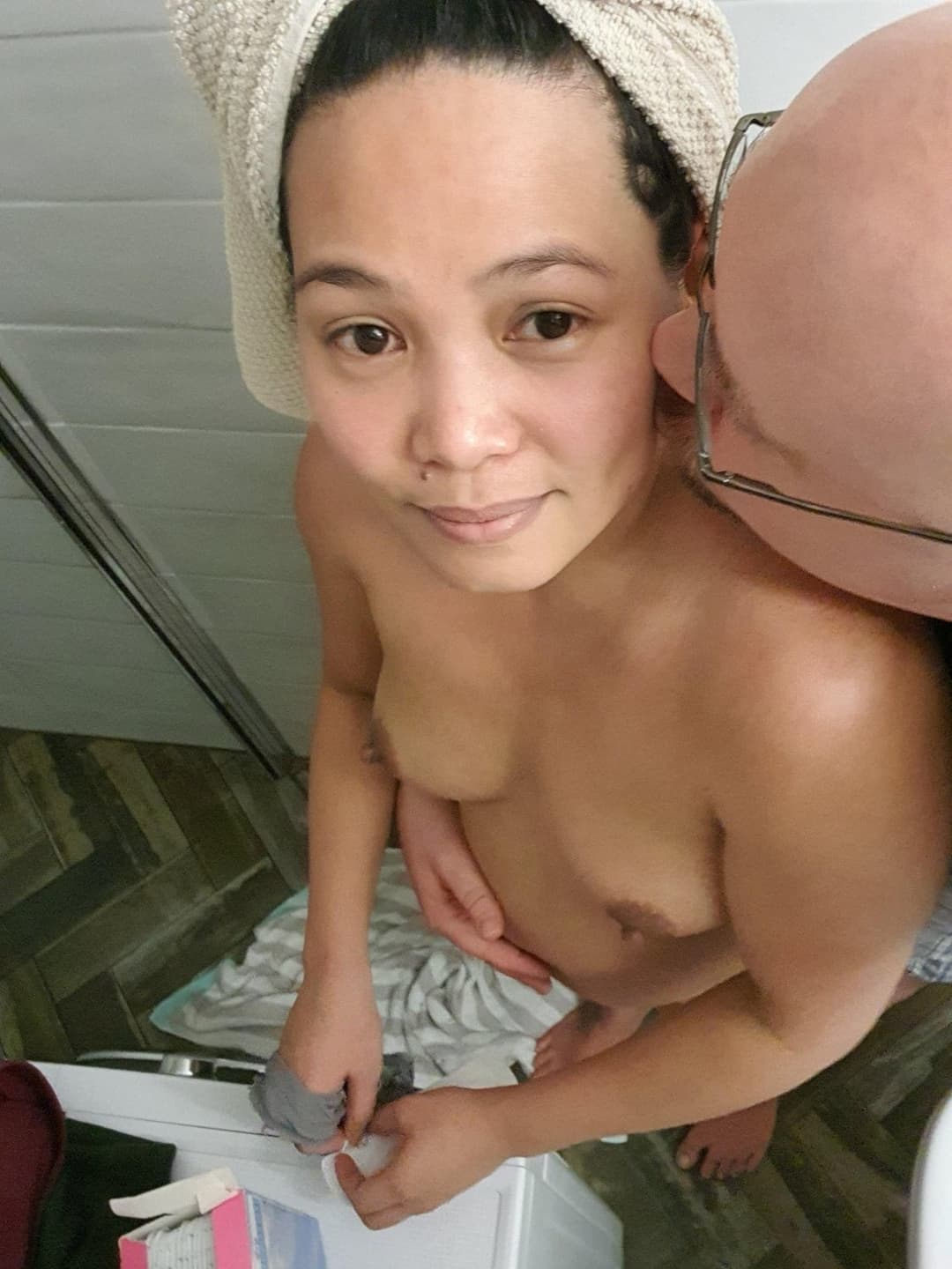 40 yr milf Filipino slut loves to be seen