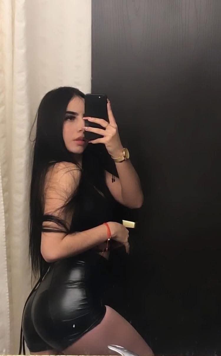 Slutting out my favorite tight Venezuelan from Chicago. You already know I didn’t pull out gang