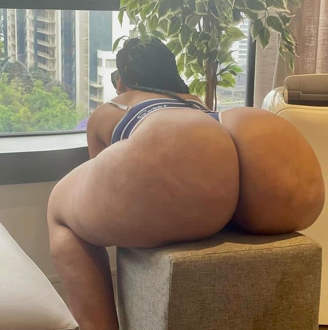 @Ms_Egbfun hourglass pear-shaped South African ass