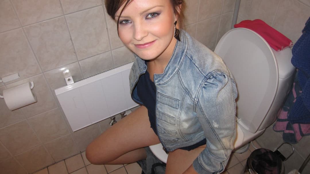 18 years old teen whore slut shits and wipes her dirty ass - toilet whore does not care privacy