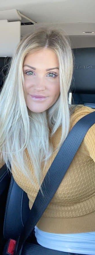 Curly haired cutie flashes her fakies at spring break a couple times for a G G W t-shirt