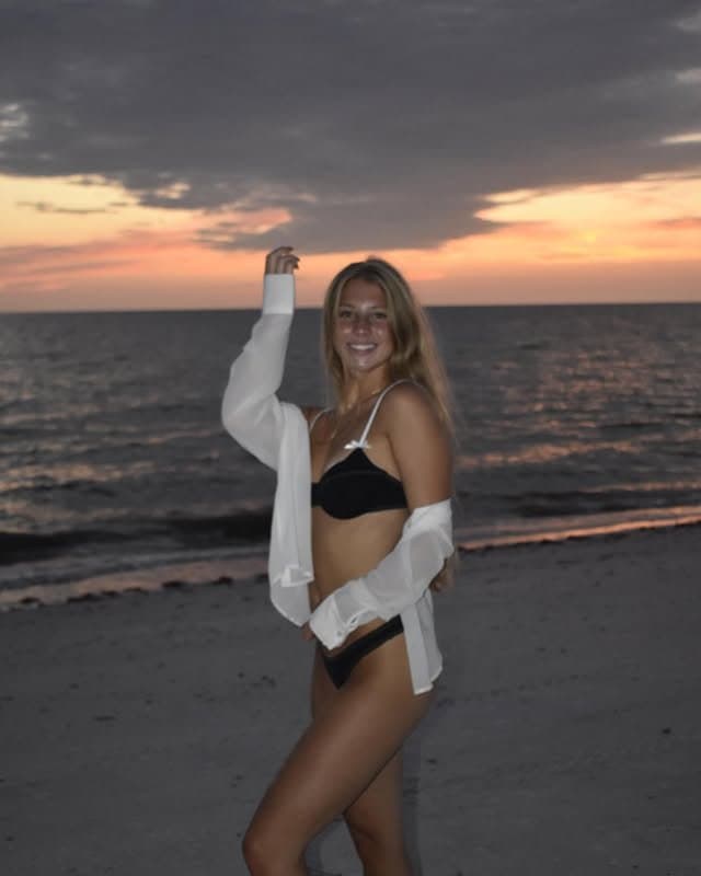 Sexy petite blonde teen Dylan