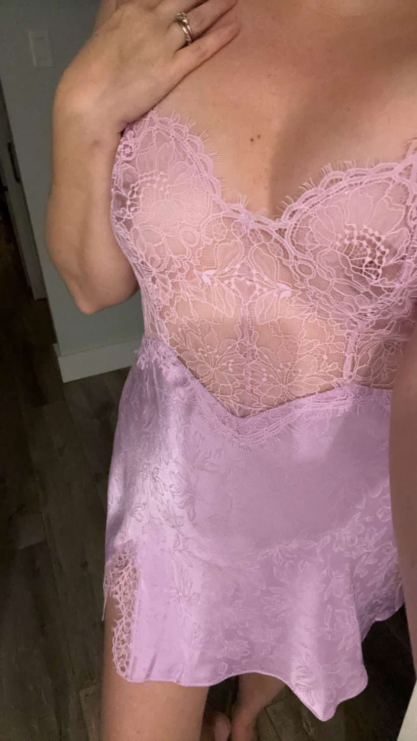 A good friend on here has asked me to post his sexy milf wife. Sexy Hotwife Slutwife